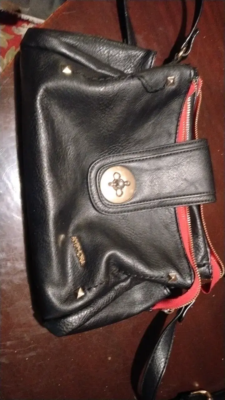 Cartera de cuero negra Amphora con detalles rojos - 2