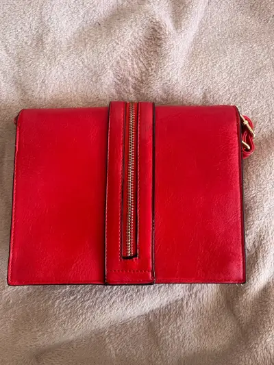 Cartera roja de cuero sintético - miniatura 2