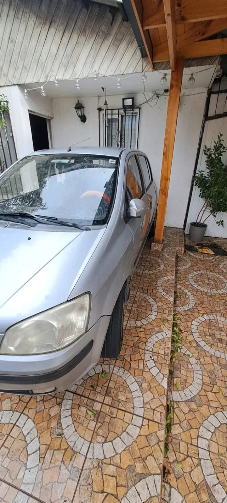 Hyundai getz plateado en buen estado - 3