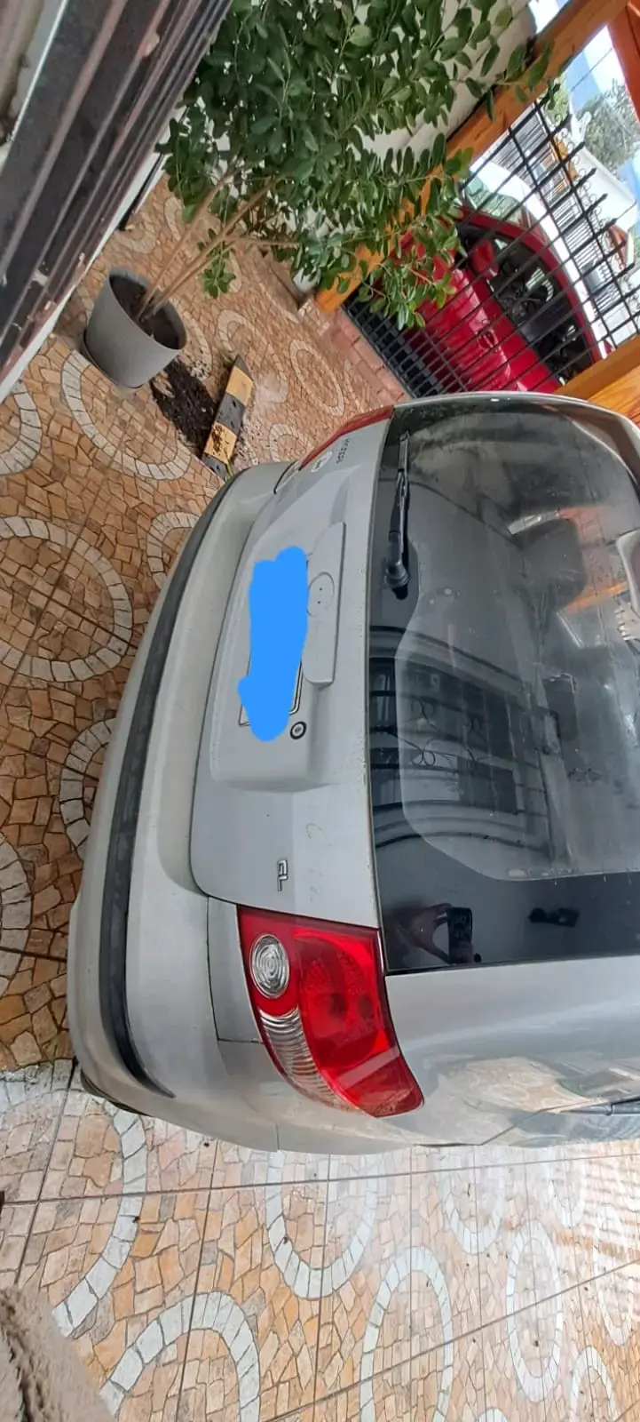 Hyundai getz plateado en buen estado - 5