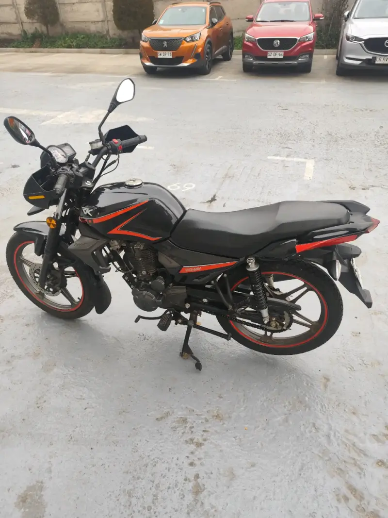 Moto Keeway RK 150 negra buen estado - 4