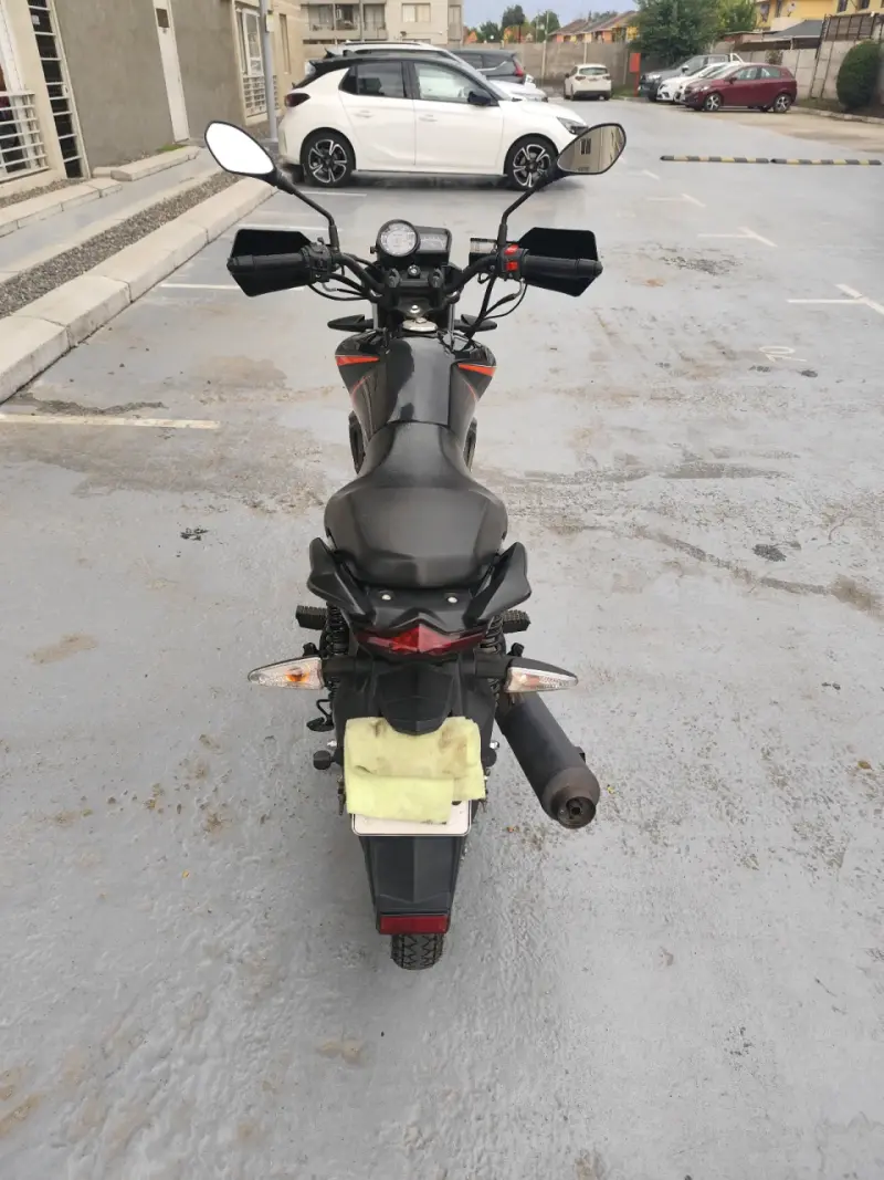 Moto Keeway RK 150 negra buen estado - 6
