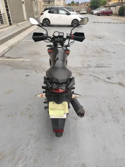 Moto Keeway RK 150 negra buen estado - miniatura 6