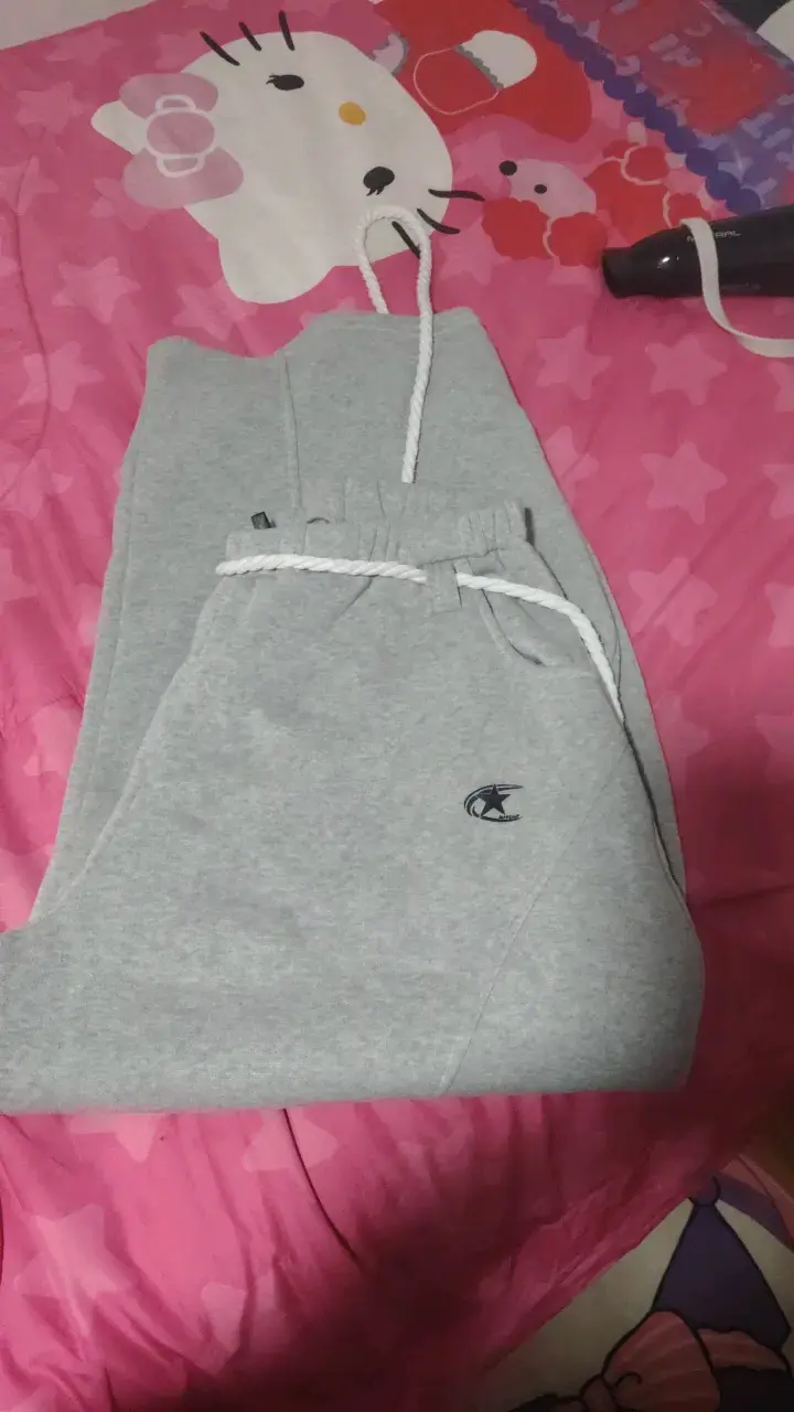 Pantalones deportivos grises con logo - 1