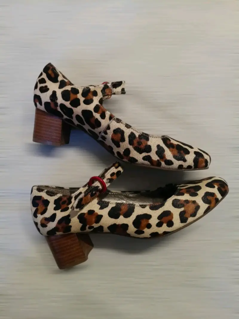 Zapatos de tacón bajo con estampado animal print - 2
