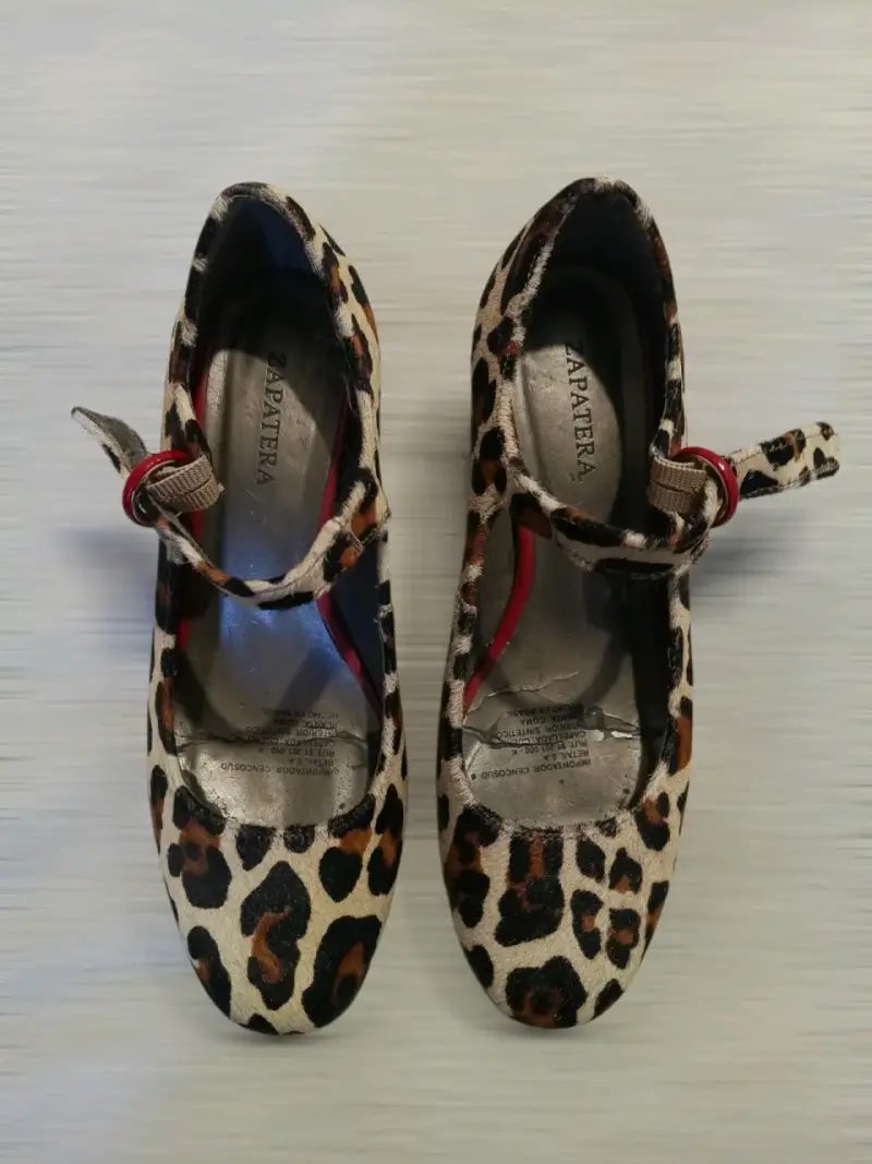 Zapatos de tacón bajo con estampado animal print - 3