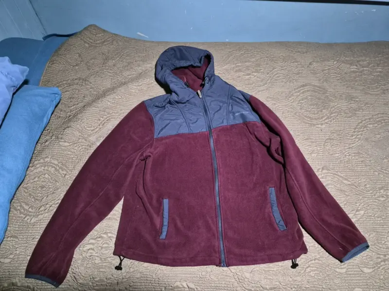 Chaqueta polar con capucha bicolor Hombre