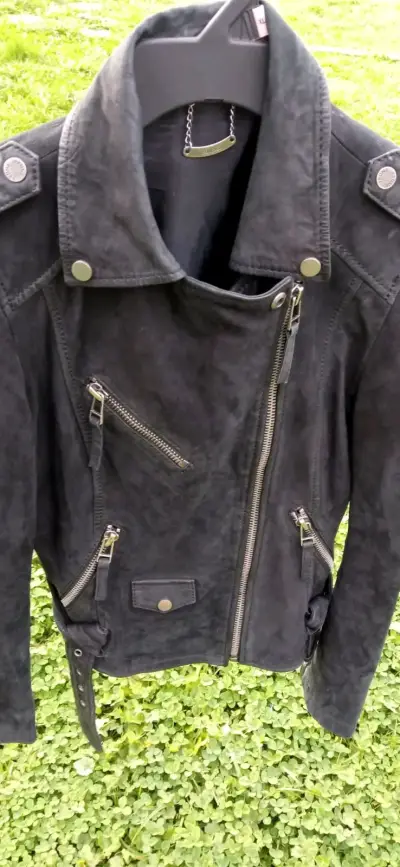 Chaqueta de cuero negra estilo biker - miniatura 1