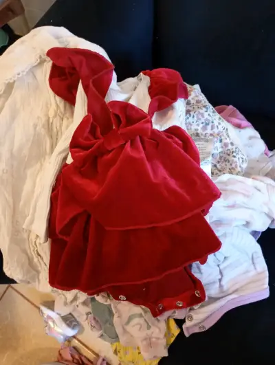 Lote de ropa y calzado infantil variado - miniatura 4