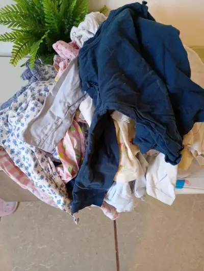 Lote de ropa y calzado infantil variado - miniatura 6