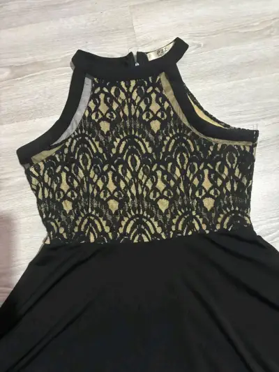 Vestido negro con encaje elegante talla M - L - miniatura 3