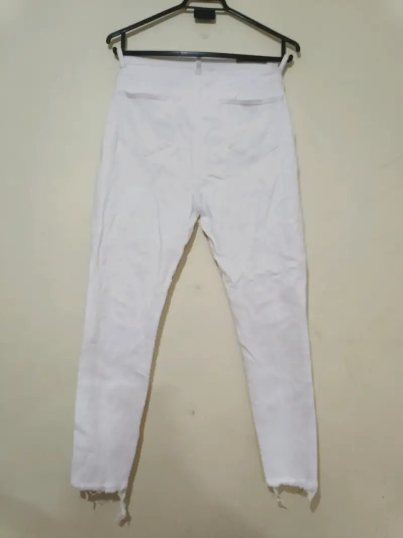 Jeans blancos rasgados para mujer - 2