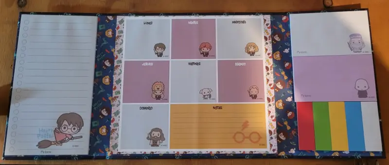 Set de Papelería Hogwarts con Diseño de Casas - 2