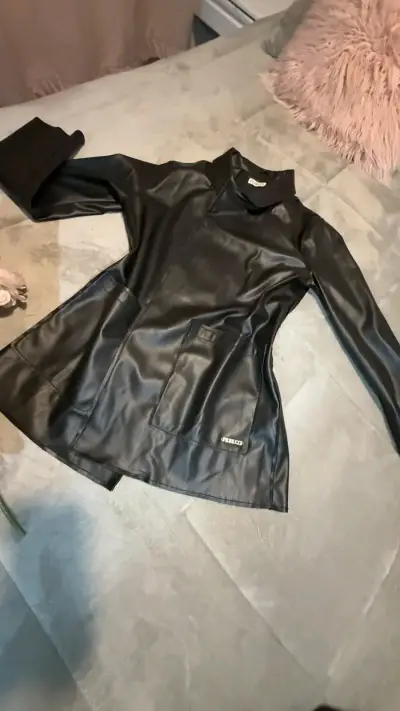 Chaqueta de cuero sintético negra Fiorucci - miniatura 1
