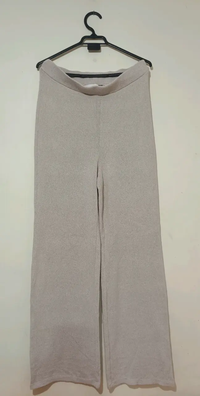 Pantalones de punto beige para mujer - 1