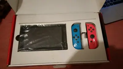 Consola Nintendo Switch con Joy-Con Azul y Rojo - miniatura 2