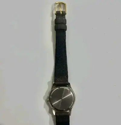 Reloj vintage Omega de pulsera con correa de cuero - miniatura 2