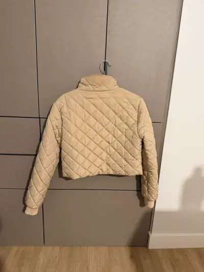 Chaqueta acolchada beige para mujer - miniatura 2