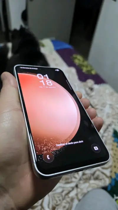 Samsung Galaxy S23FE - miniatura 1