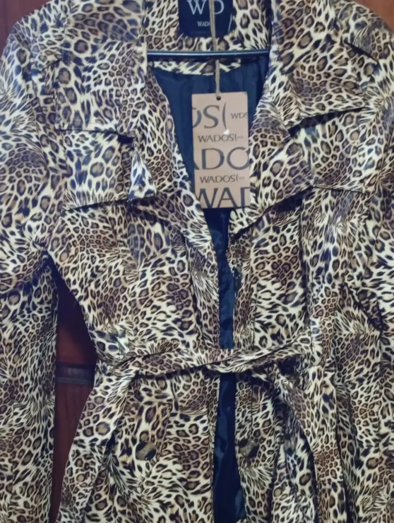 Abrigo animal print Wados para mujer