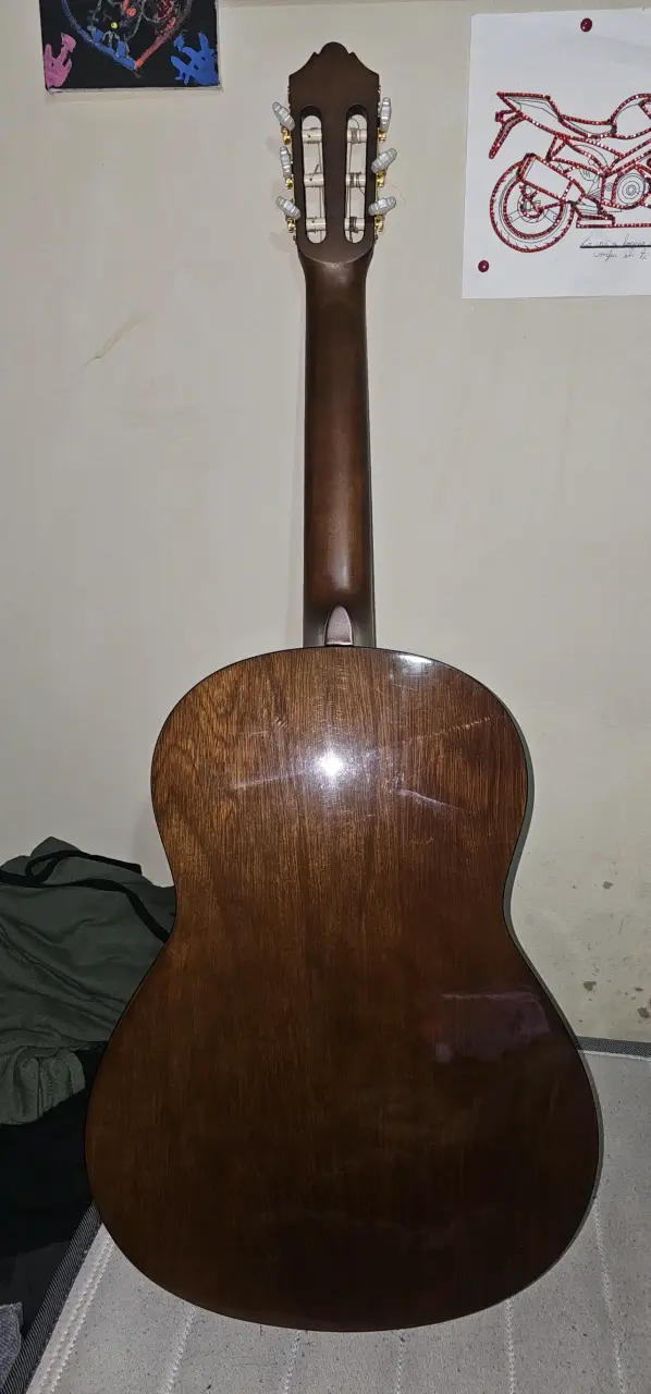 Guitarra clásica Yamaha C70 con funda - 2