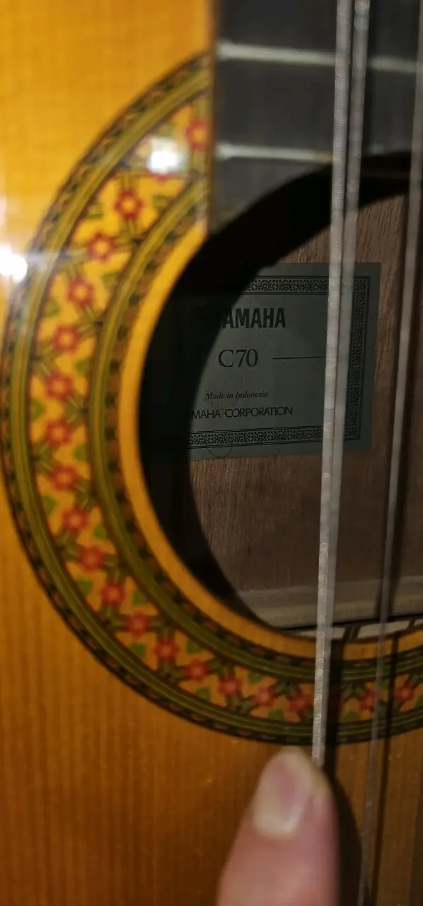 Guitarra clásica Yamaha C70 con funda - 5