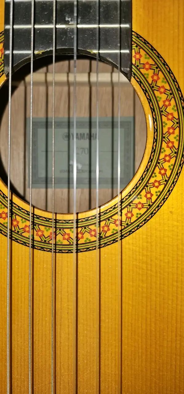 Guitarra clásica Yamaha C70 con funda - 6