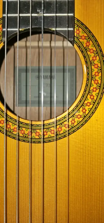 Guitarra clásica Yamaha C70 con funda - miniatura 6