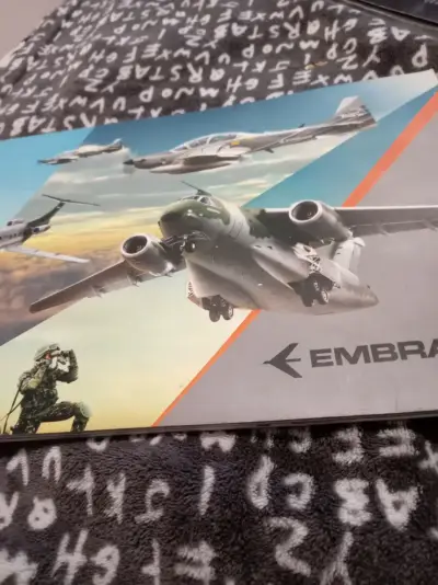 Revista de aviones brasil embraer - miniatura 1