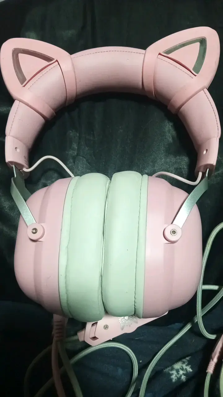 Audífonos gamer rosa con orejas de gato Onikuma - 1