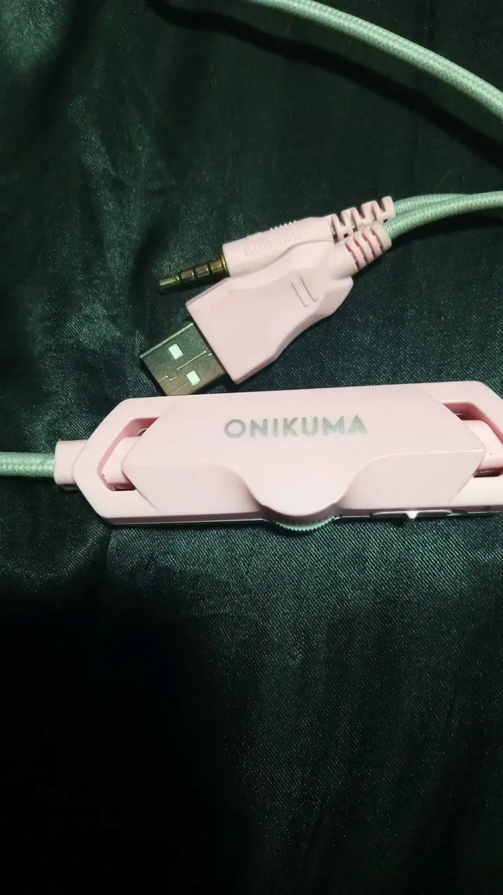 Audífonos gamer rosa con orejas de gato Onikuma - 3