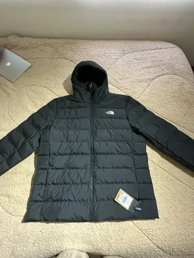 Chaqueta negra acolchada The North Face para hombre - miniatura 2