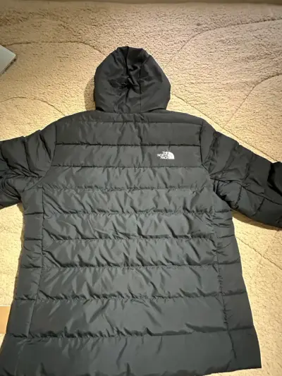 Chaqueta negra acolchada The North Face para hombre - miniatura 3
