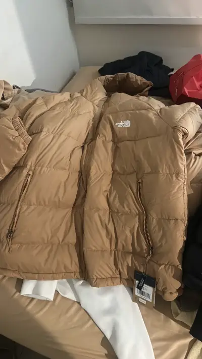 Chaqueta acolchada The North Face beige con capucha - miniatura 2