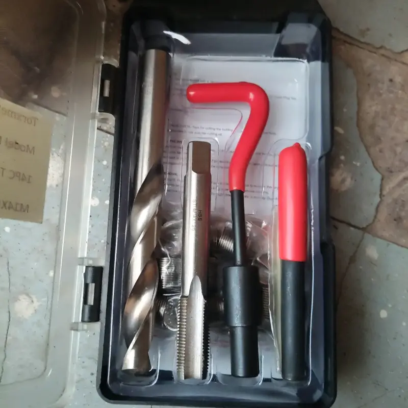 Kit de reparación de roscas con broca y macho