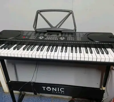 Teclado Electrónico Tonic Ton-600 con Soporte - miniatura 1