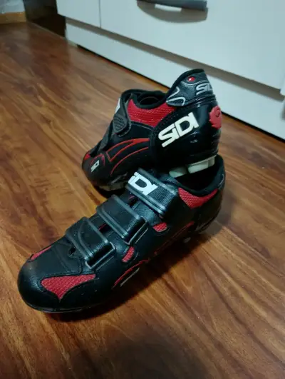 Zapatillas de Ciclismo Sidi Negras y Rojas - miniatura 1