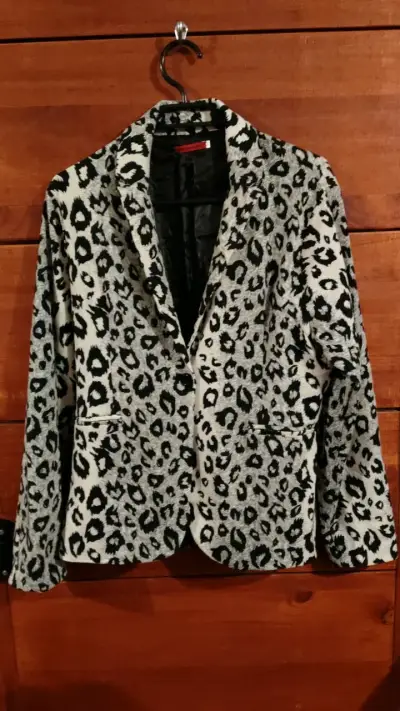 Blazer de mujer estampado animal print - miniatura 1