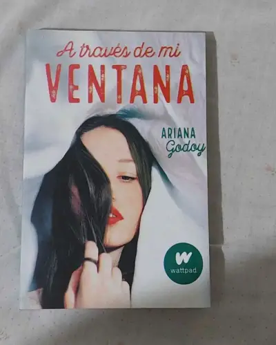Libro 'A través de mi ventana' de Ariana Godoy - miniatura 1