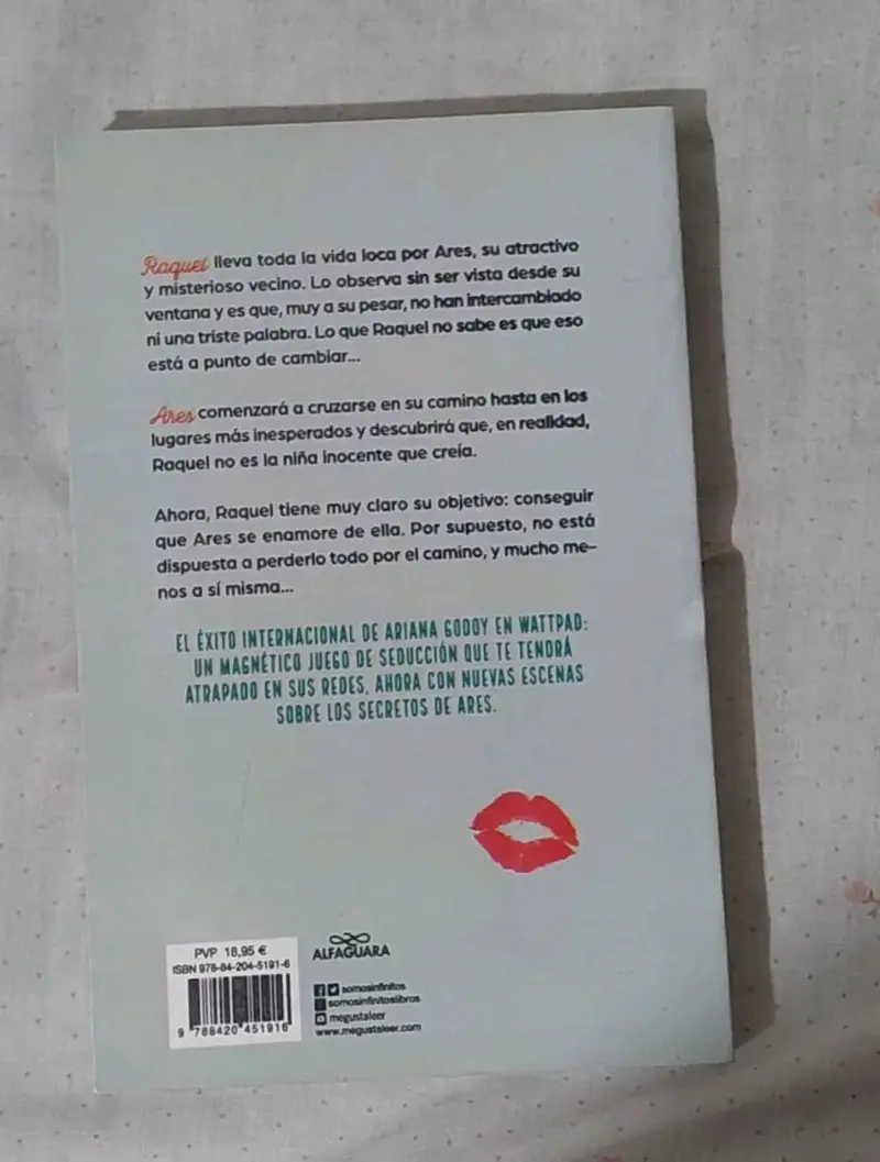 Libro 'A través de mi ventana' de Ariana Godoy - 2
