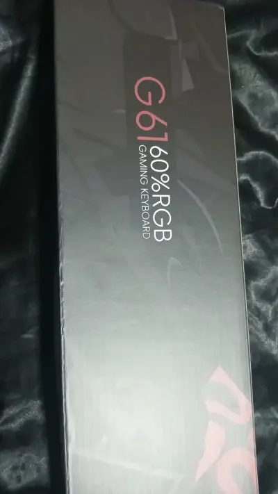 Teclado mecánico gaming RGB G61 60% - miniatura 1