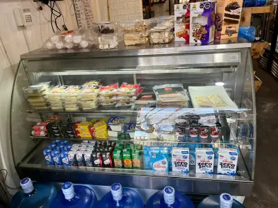 Vitrina Refrigerada para Alimentos y Bebidas - miniatura 2