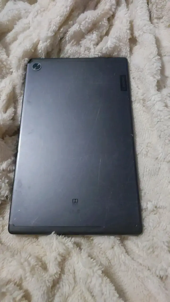 Tablet con cámara trasera y pantalla táctil - 1