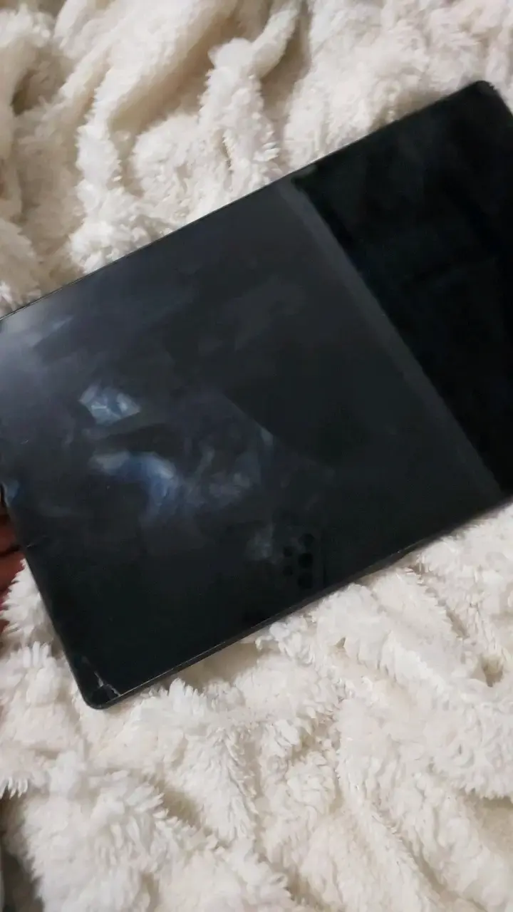 Tablet con cámara trasera y pantalla táctil - 3