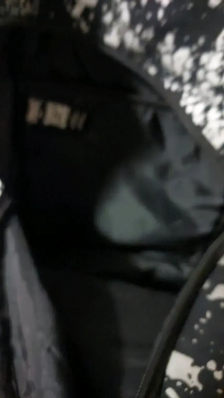 Mochila Everlast negra con diseño moderno - 3
