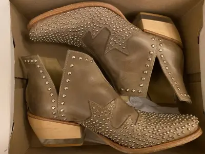 Botines de cuero con tachas beige - miniatura 3