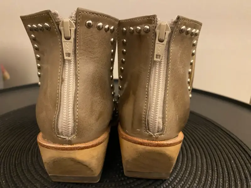 Botines de cuero con tachas beige - 5