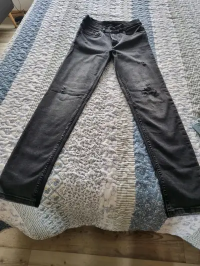 Jeans zara Slim Fit Talla 12 - miniatura 1