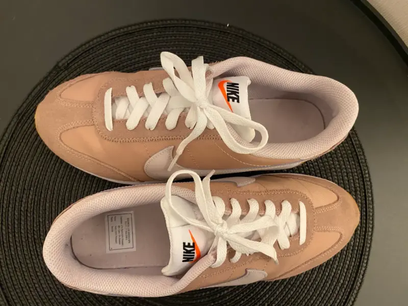 Zapatillas Nike rosadas para mujer - 1
