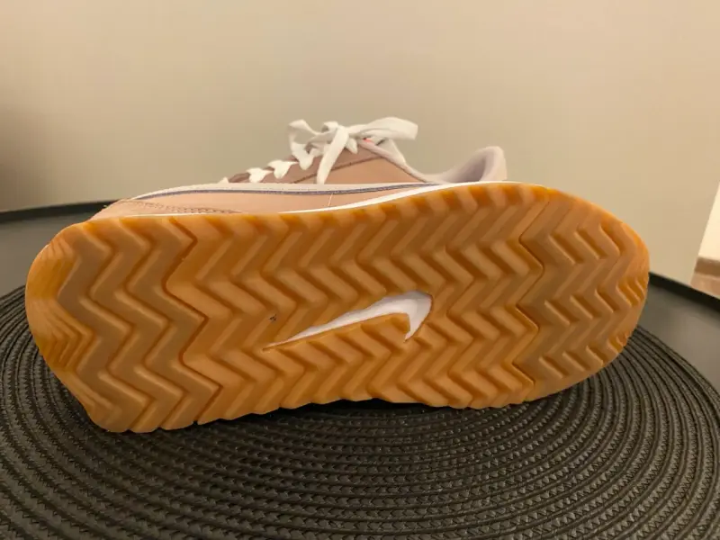 Zapatillas Nike rosadas para mujer - 2